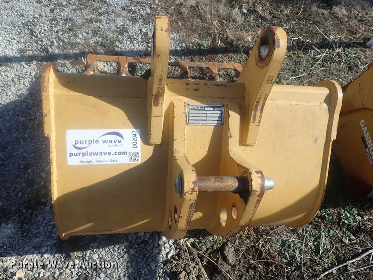 image for item DG2947 (2) backhoe buckets