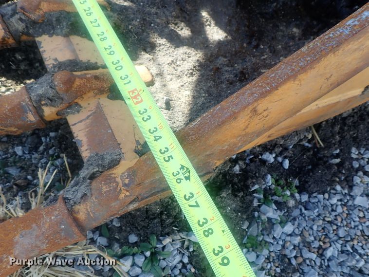 image for item DG2947 (2) backhoe buckets