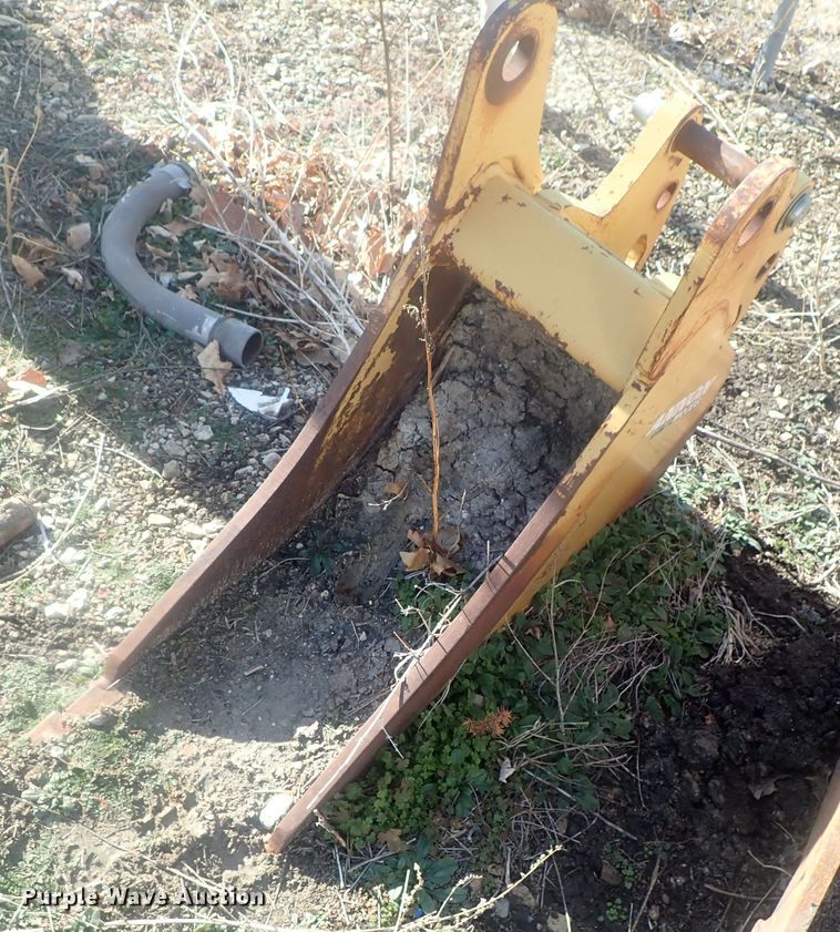 image for item DG2947 (2) backhoe buckets