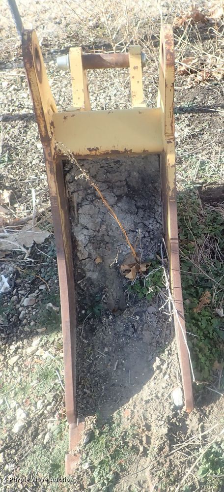 image for item DG2947 (2) backhoe buckets