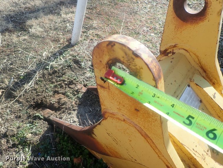 image for item DG2947 (2) backhoe buckets