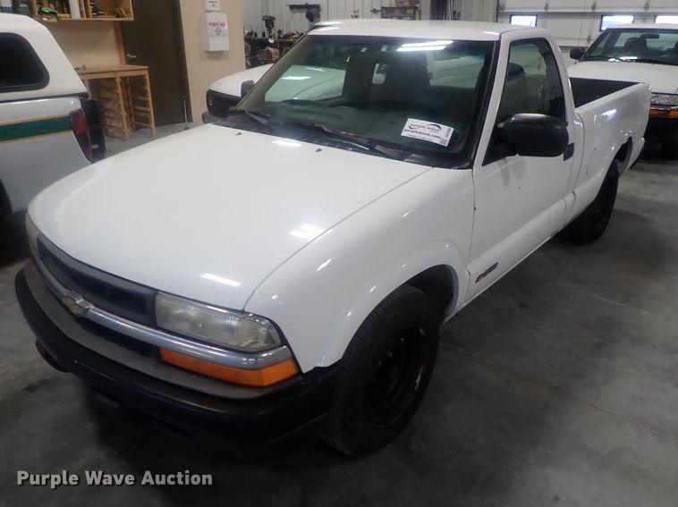 image for item DG2968 1999 Chevrolet S10  pickup truck