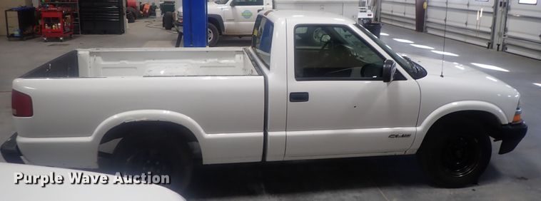 image for item DG2968 1999 Chevrolet S10  pickup truck
