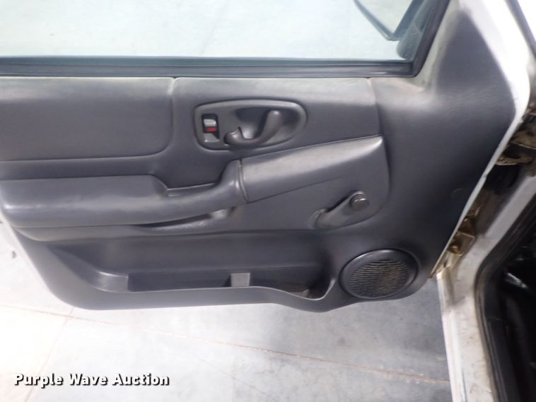 image for item DG2968 1999 Chevrolet S10  pickup truck