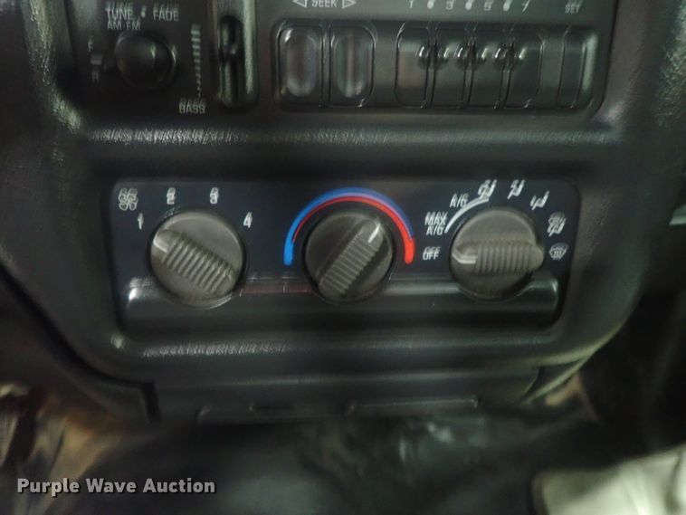 image for item DG2968 1999 Chevrolet S10  pickup truck