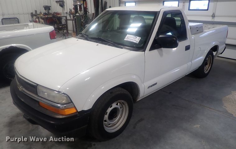 image for item DG2969 2001 Chevrolet S10  pickup truck
