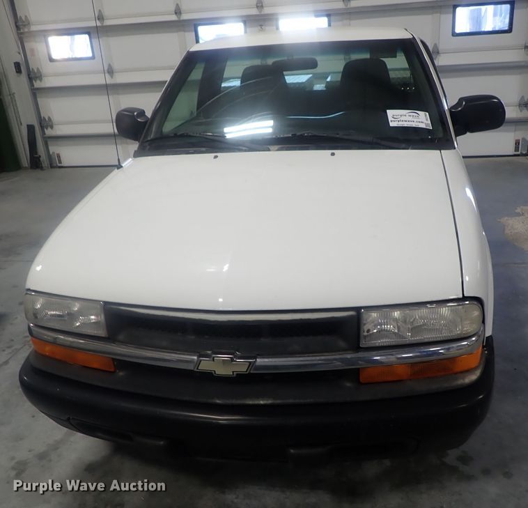 image for item DG2969 2001 Chevrolet S10  pickup truck