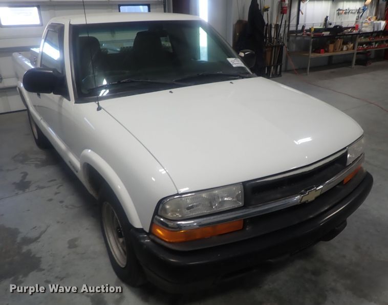 image for item DG2969 2001 Chevrolet S10  pickup truck