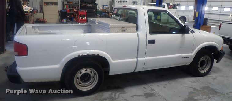 image for item DG2969 2001 Chevrolet S10  pickup truck