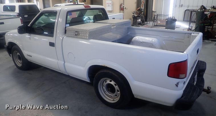 image for item DG2969 2001 Chevrolet S10  pickup truck