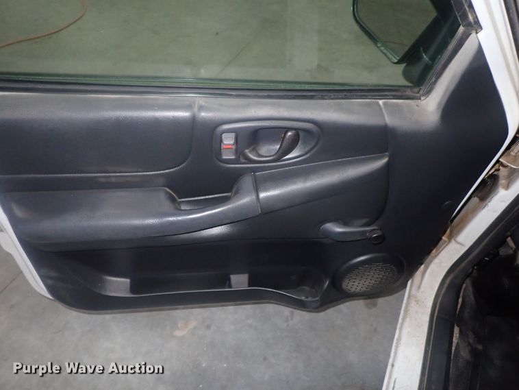 image for item DG2969 2001 Chevrolet S10  pickup truck