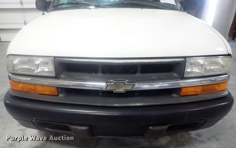 image for item DG2969 2001 Chevrolet S10  pickup truck