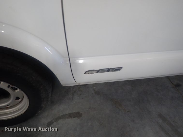 image for item DG2969 2001 Chevrolet S10  pickup truck