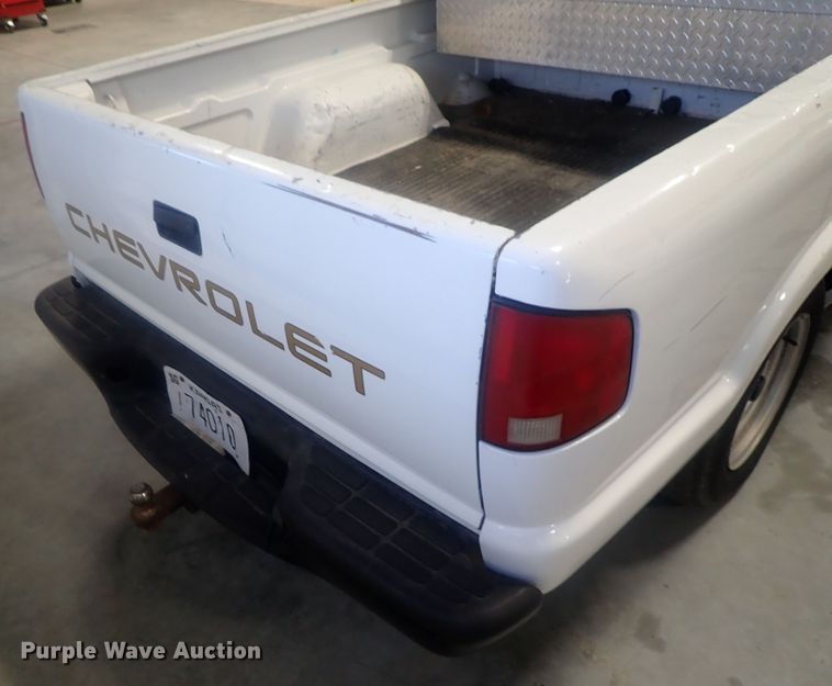 image for item DG2969 2001 Chevrolet S10  pickup truck