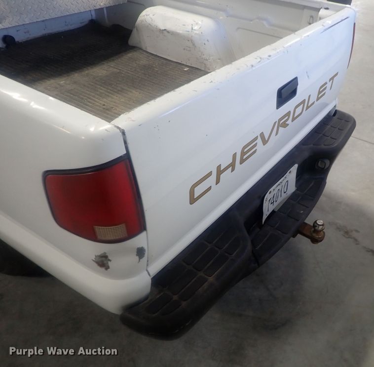image for item DG2969 2001 Chevrolet S10  pickup truck
