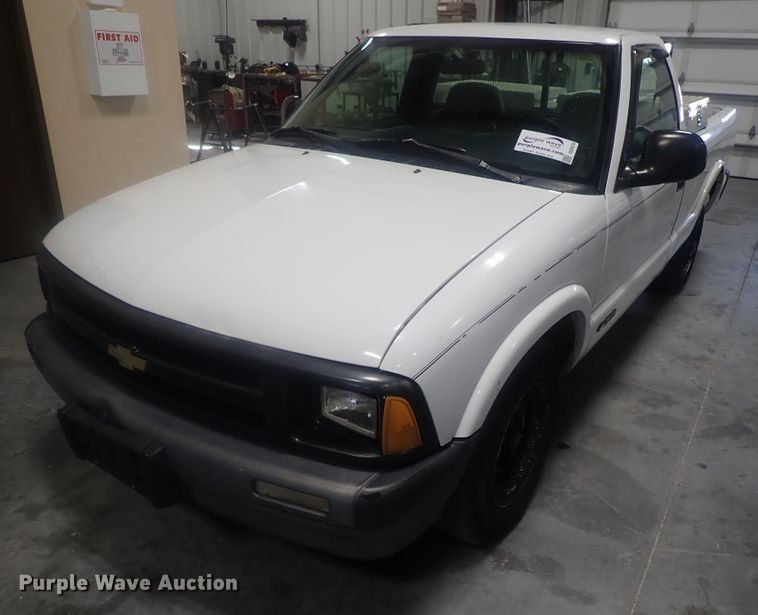 image for item DG2970 1994 Chevrolet S10  pickup truck