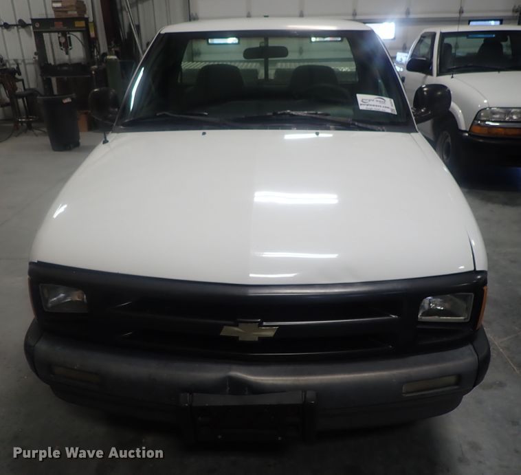 image for item DG2970 1994 Chevrolet S10  pickup truck