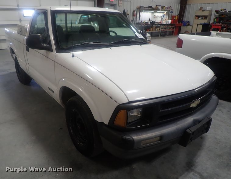 image for item DG2970 1994 Chevrolet S10  pickup truck