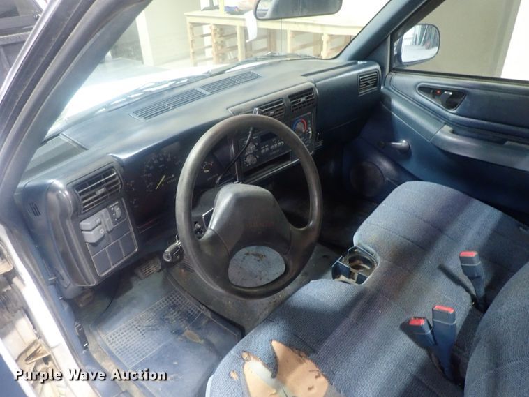 image for item DG2970 1994 Chevrolet S10  pickup truck