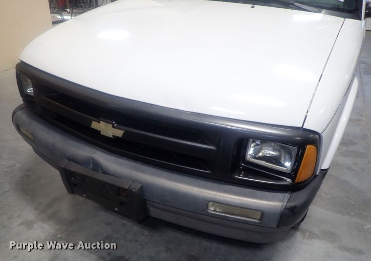 image for item DG2970 1994 Chevrolet S10  pickup truck