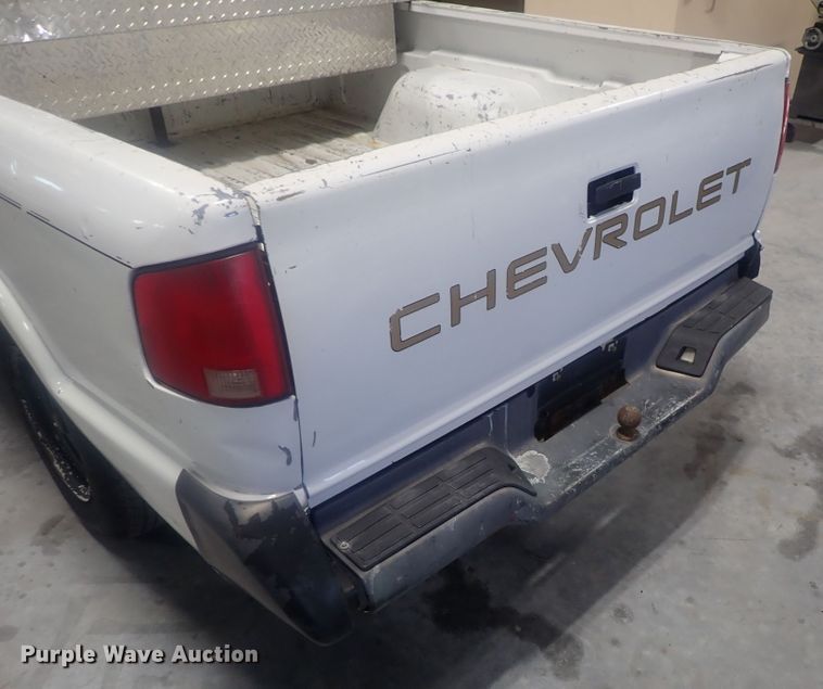 image for item DG2970 1994 Chevrolet S10  pickup truck
