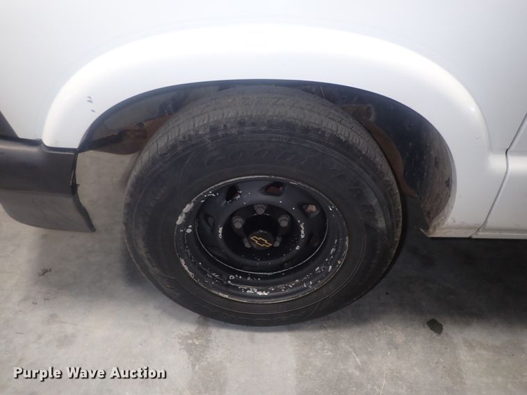 image for item DG2970 1994 Chevrolet S10  pickup truck