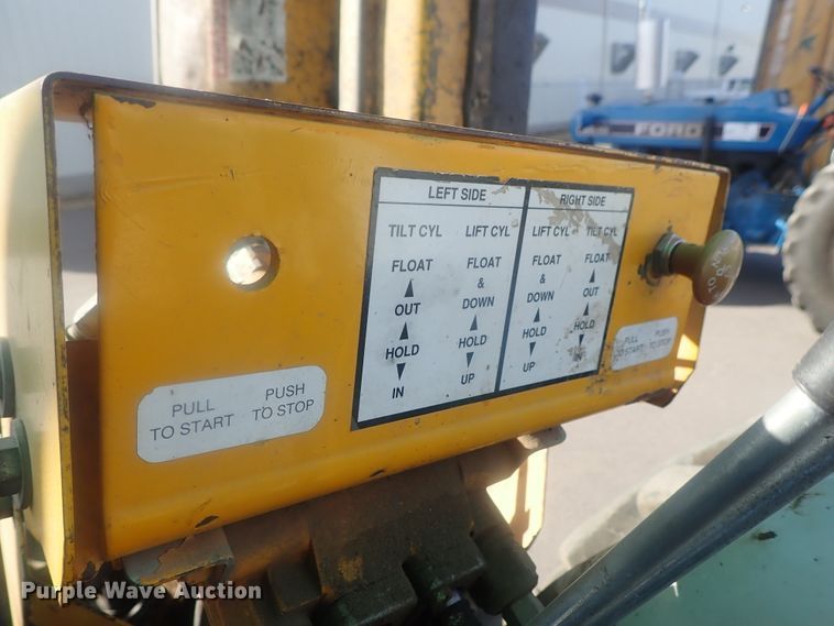 image for item DG2972 1994 Ford 3930  tractor