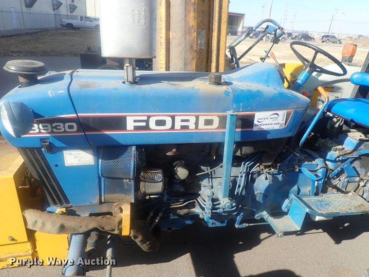 image for item DG2972 1994 Ford 3930  tractor