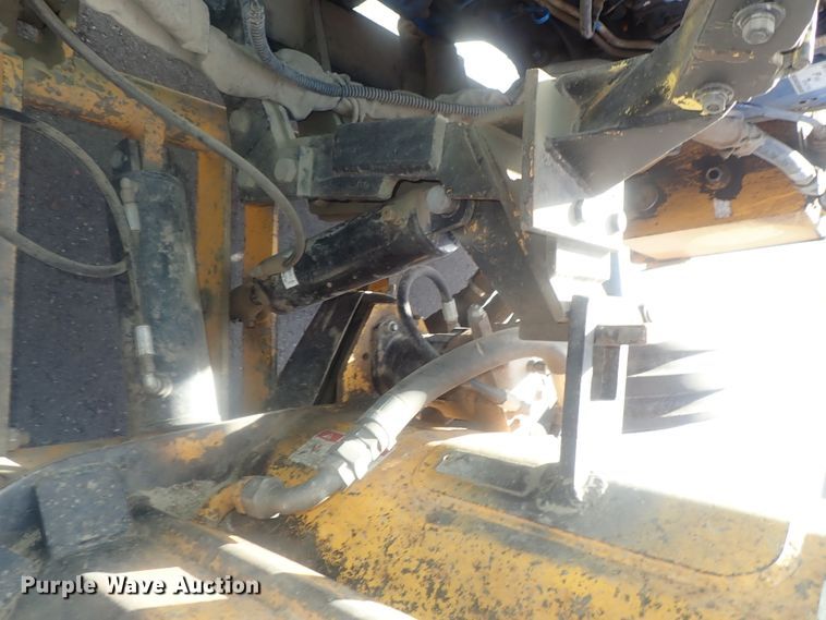 image for item DG2972 1994 Ford 3930  tractor