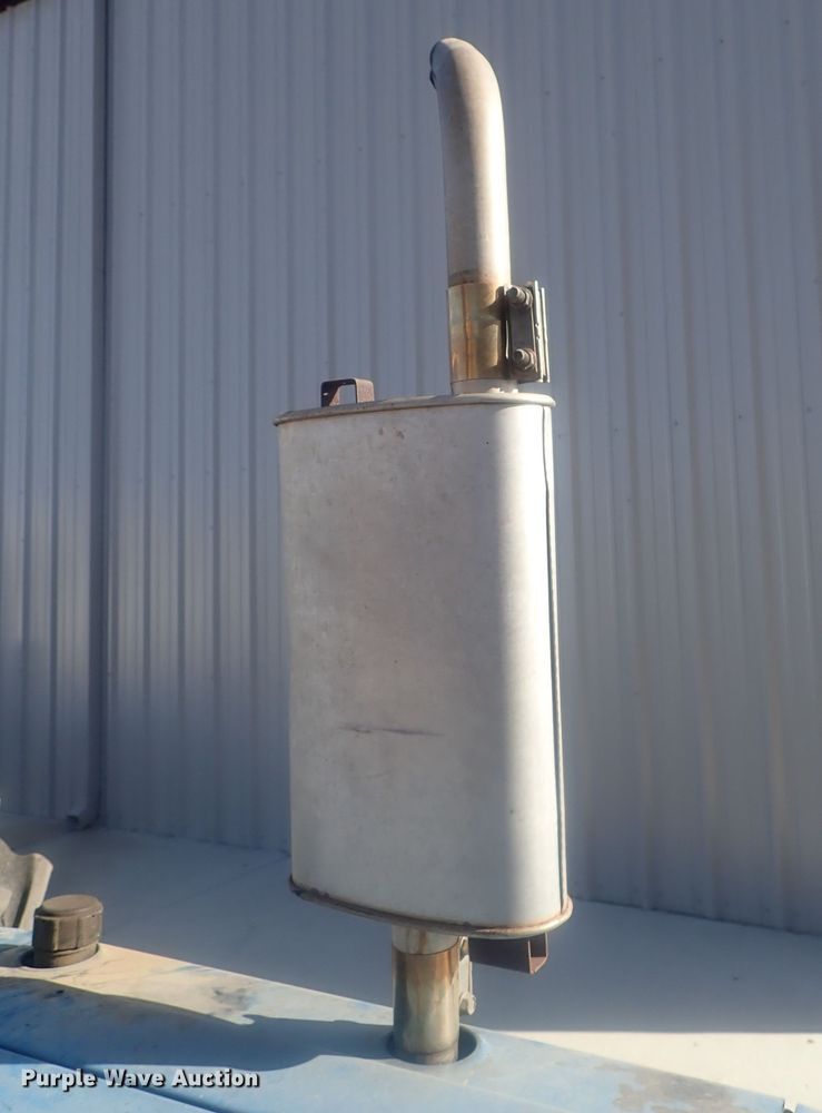 image for item DG2972 1994 Ford 3930  tractor