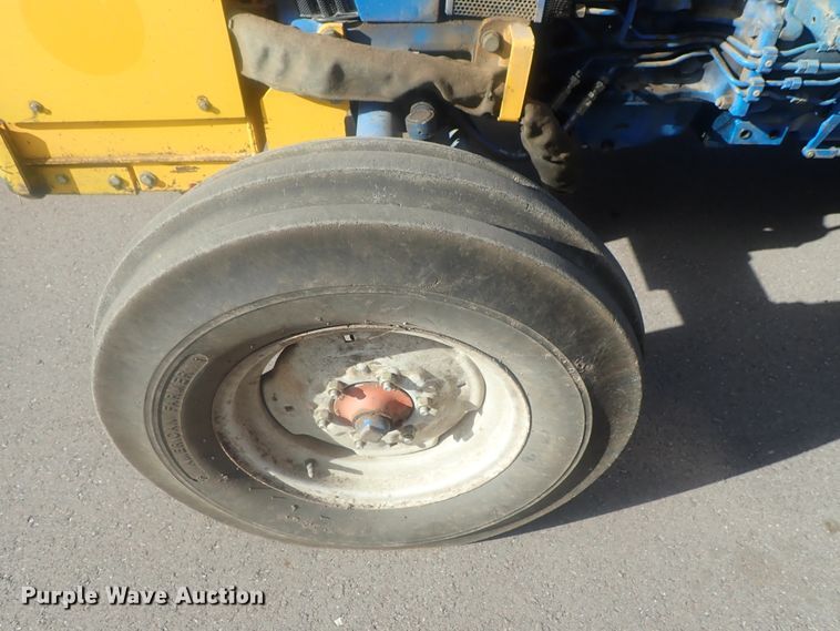image for item DG2972 1994 Ford 3930  tractor