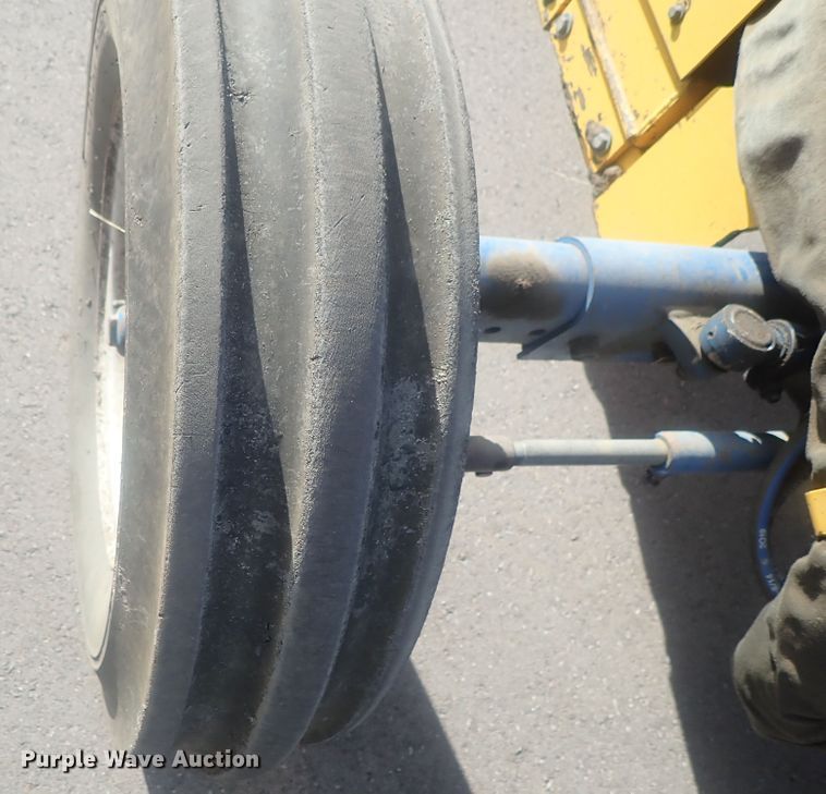 image for item DG2972 1994 Ford 3930  tractor