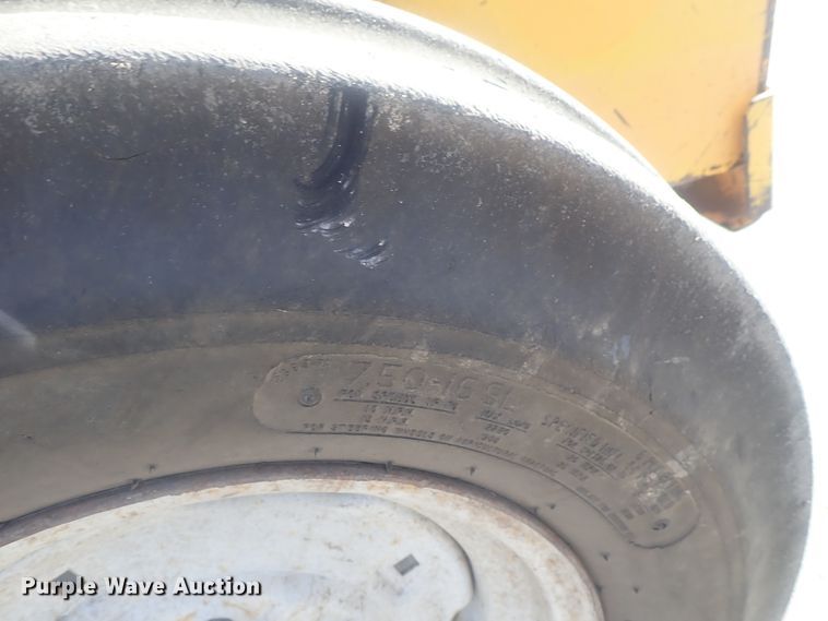 image for item DG2972 1994 Ford 3930  tractor