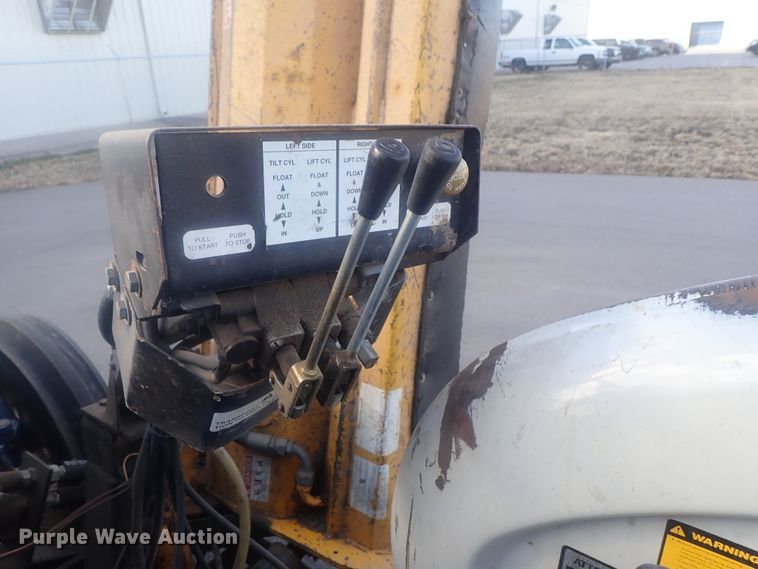 image for item DG2973 1994 Ford 3930  tractor