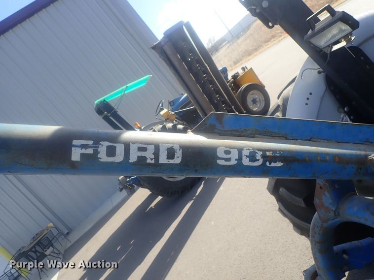 image for item DG2973 1994 Ford 3930  tractor