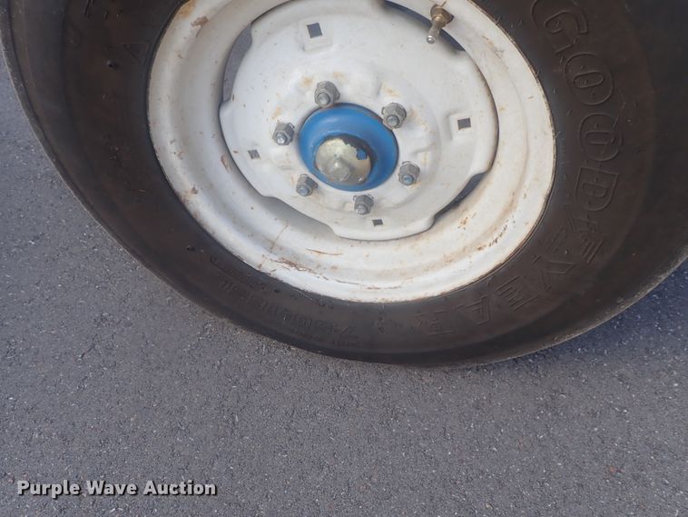 image for item DG2973 1994 Ford 3930  tractor