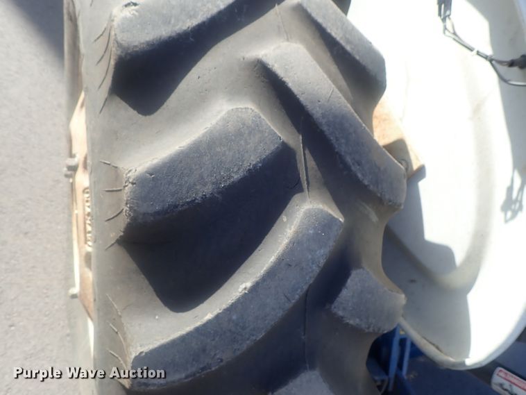 image for item DG2973 1994 Ford 3930  tractor