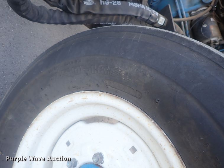 image for item DG2973 1994 Ford 3930  tractor