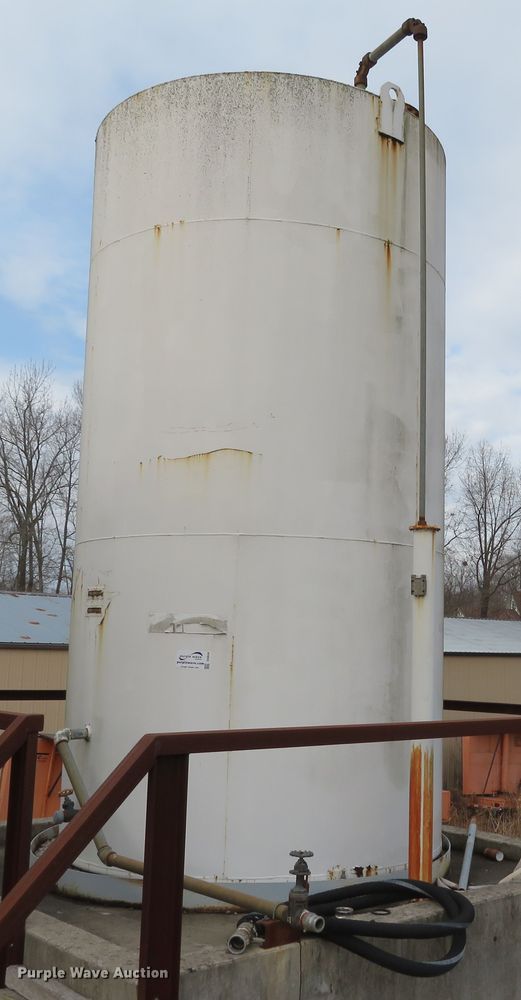 image for item DH0638 Mid-south steel oil tank