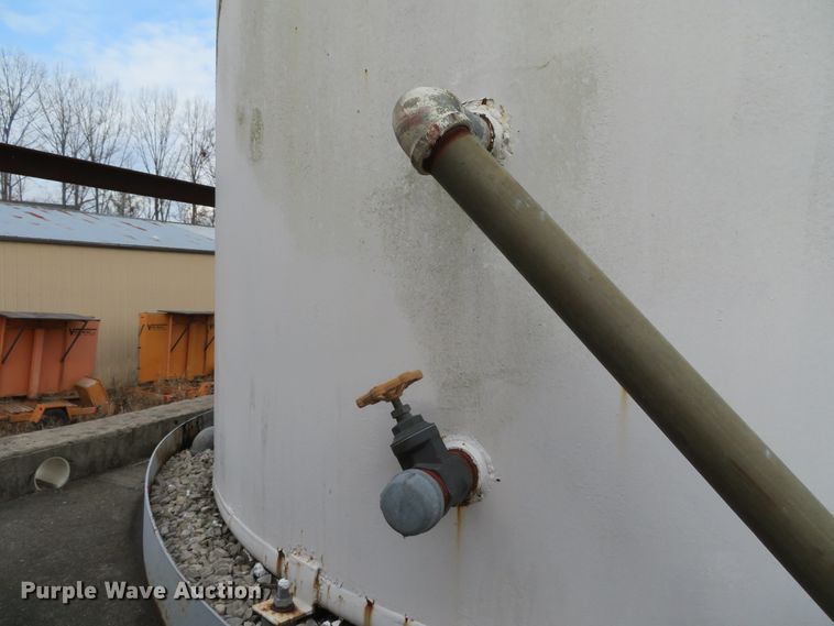 image for item DH0638 Mid-south steel oil tank