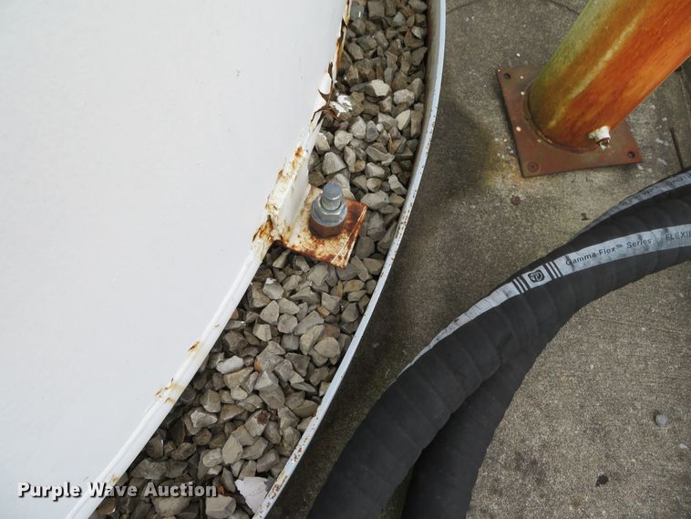 image for item DH0638 Mid-south steel oil tank