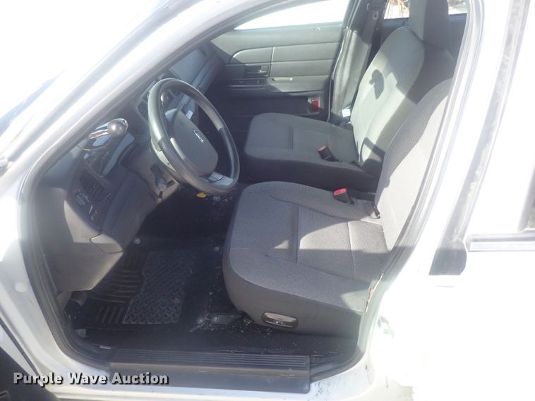 image for item DI7486 2006 Ford Crown Victoria Police Interceptor