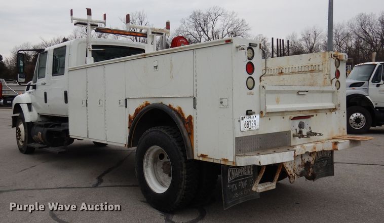 image for item DJ2750 2008 International 7400  utility/service truck