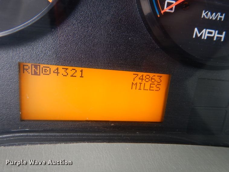 image for item DJ2750 2008 International 7400  utility/service truck