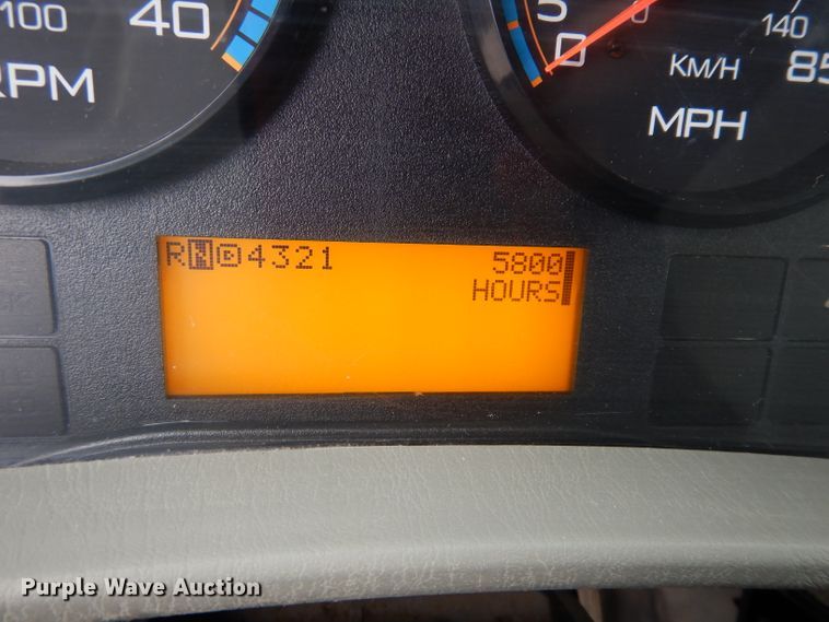 image for item DJ2750 2008 International 7400  utility/service truck