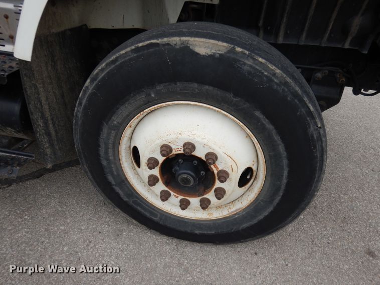 image for item DJ2750 2008 International 7400  utility/service truck