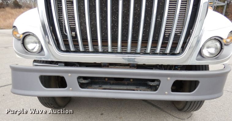 image for item DJ2750 2008 International 7400  utility/service truck