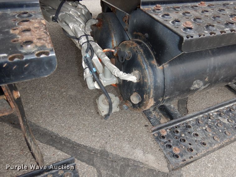 image for item DJ2750 2008 International 7400  utility/service truck