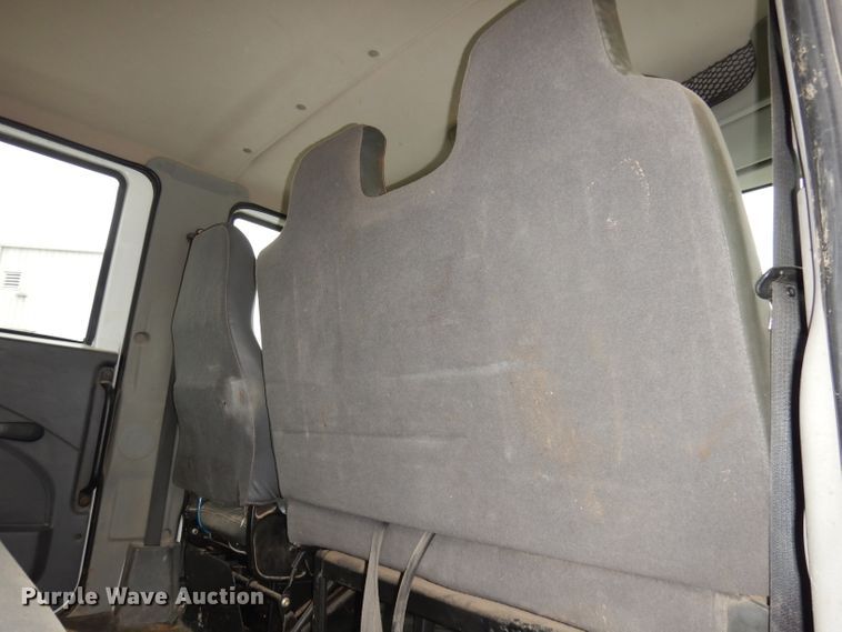 image for item DJ2750 2008 International 7400  utility/service truck