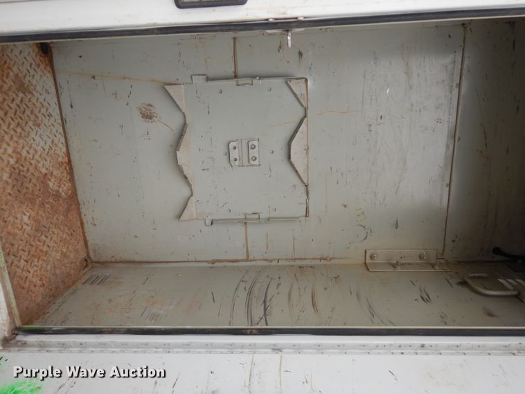 image for item DJ2750 2008 International 7400  utility/service truck